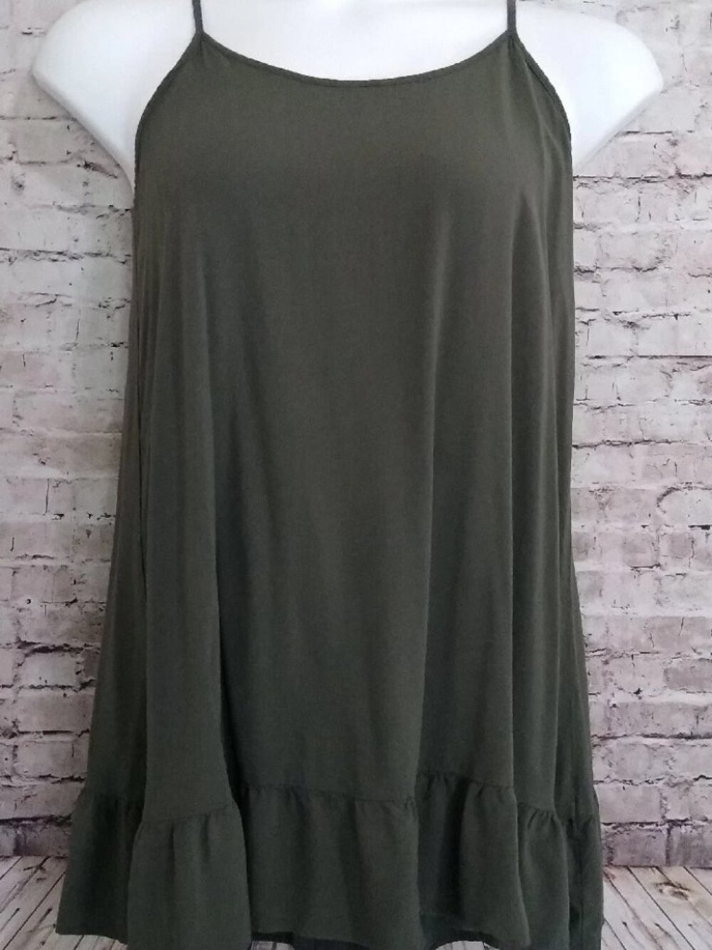 Wild Fable Olive Green Ruffle Hem Cami Tank Top Size Small - Picture 9 of 9